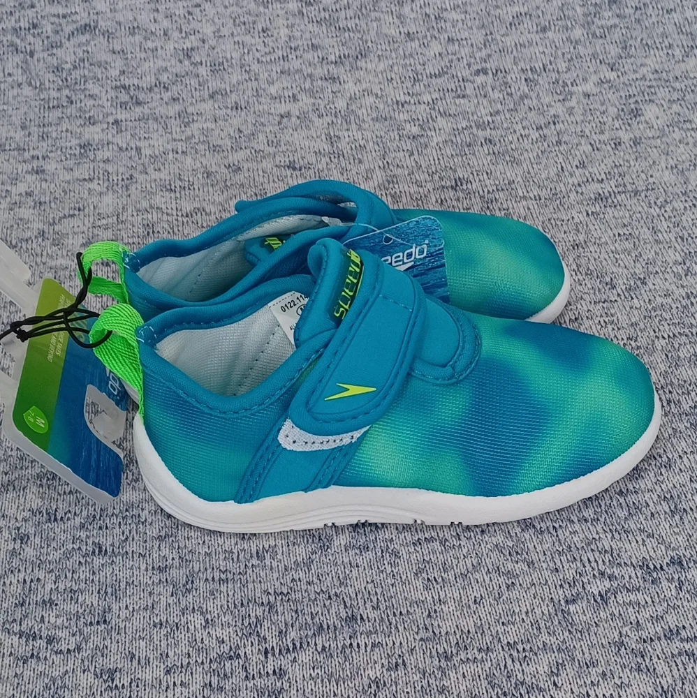 Speedo Blue Water Shoes Sleek Design Comfortable Fit!